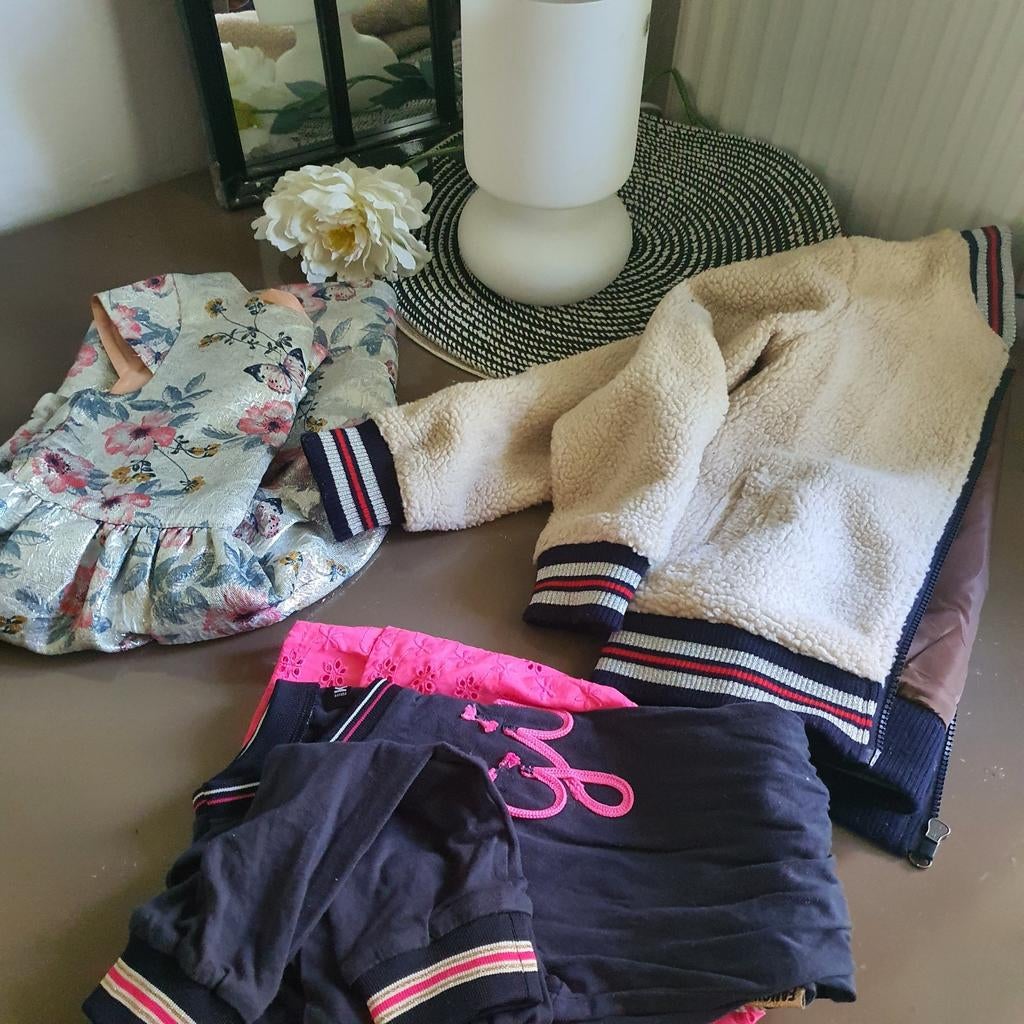 3-delig kledingpakket: 2 jurken en een vest - maat 122/128, Kinderen en Baby's, Kinderkleding | Maat 122, Ophalen of Verzenden