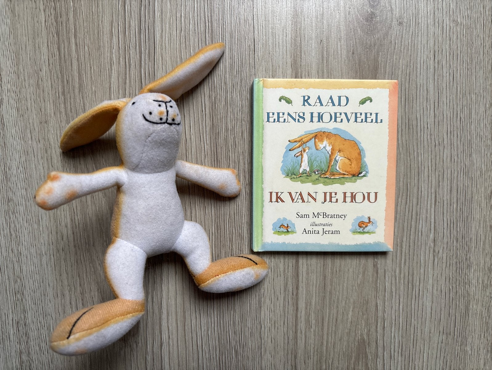 Raad Eens Hoeveel Ik Van Je Hou boekje met knuffel, Boeken, Fictie algemeen, Jongen of Meisje, Ophalen of Verzenden, Zo goed als nieuw