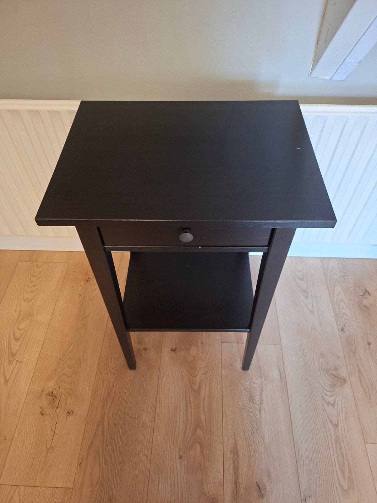 IKEA Donkerbruine Bijzettafel met Lade en Plank, Ophalen, Minder dan 55 cm, Zo goed als nieuw, 60 cm of meer