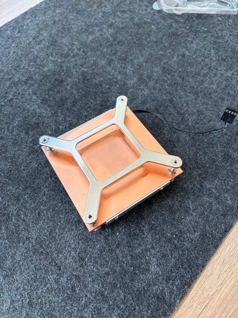 Dynatron 1U Rack Server CPU Koeler LGA1700, Ophalen of Verzenden, Zo goed als nieuw, Luchtkoeling