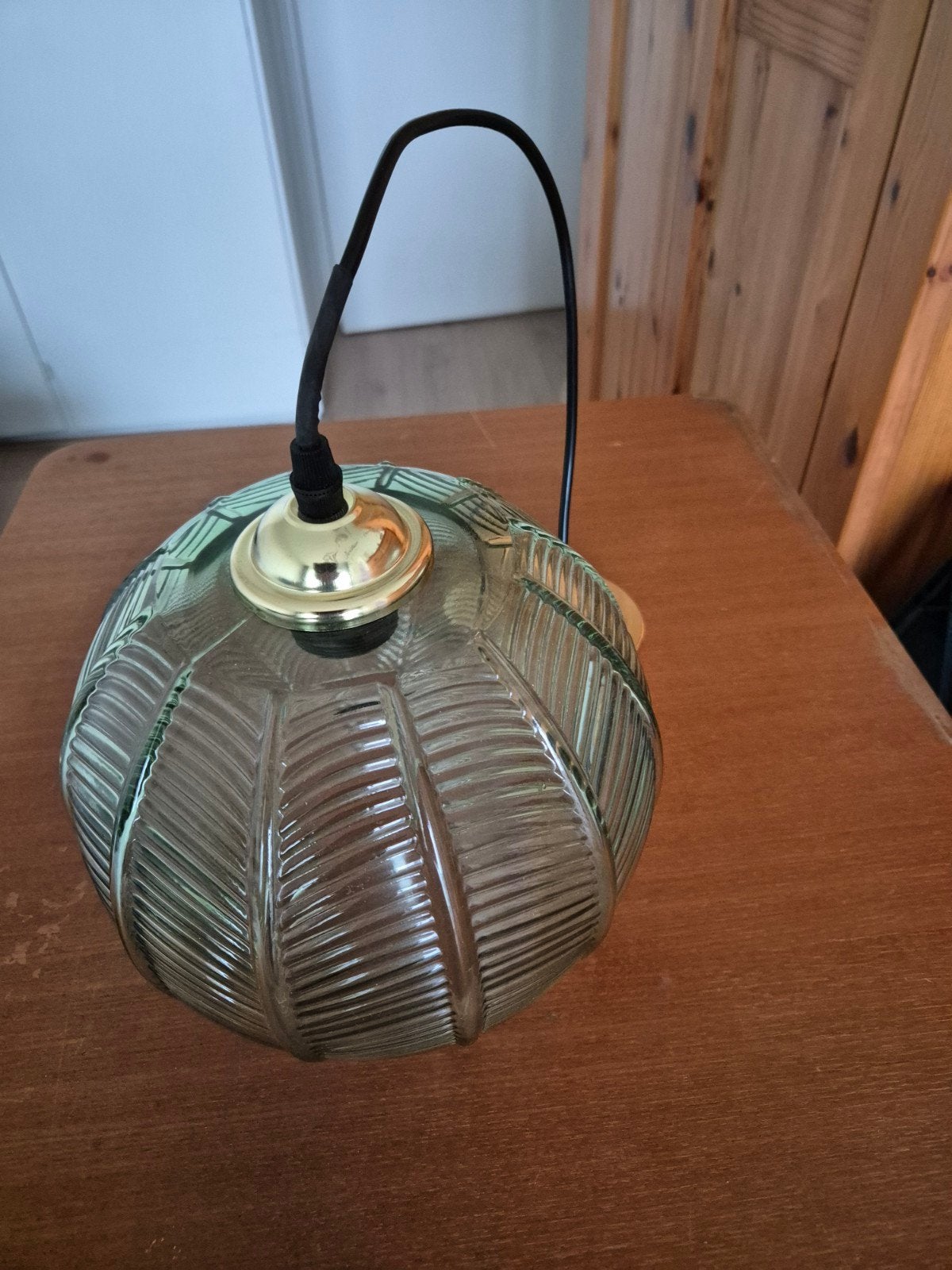 Vintage glazen hanglamp met gouden accenten, Ophalen of Verzenden, Gebruikt, Vintage, Art Deco, Klassiek