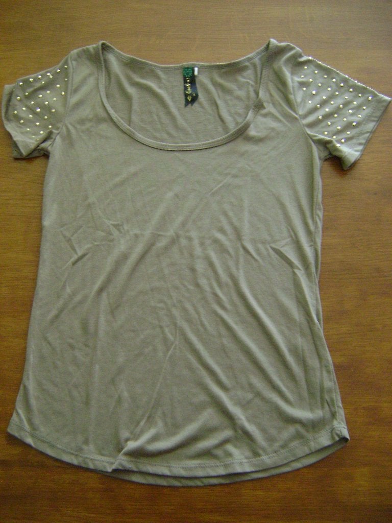 Coolcat kaki shirt met studs maat S, Kleding | Dames, T-shirts, Beige, Ophalen of Verzenden, Korte mouw, Maat 36 (S)