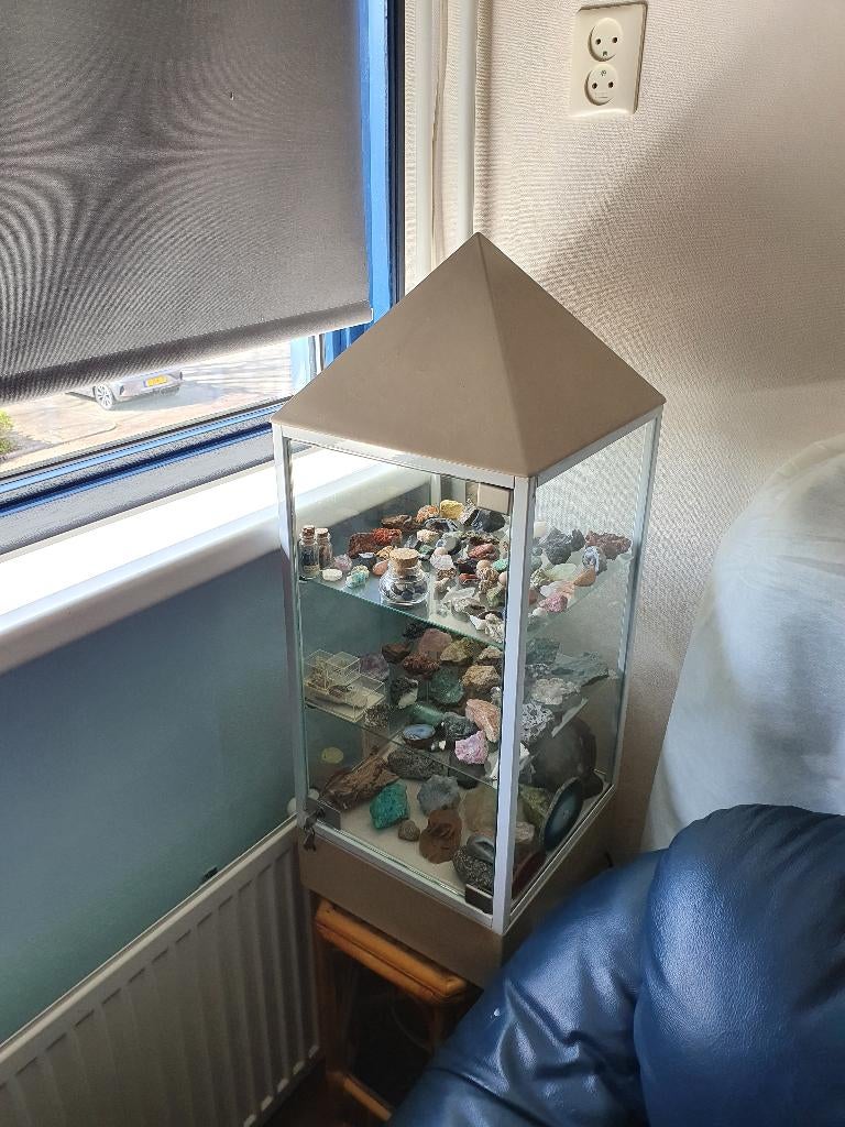 Vintage vitrinekastje, Ophalen, Met plank(en), Gebruikt, 50 tot 100 cm