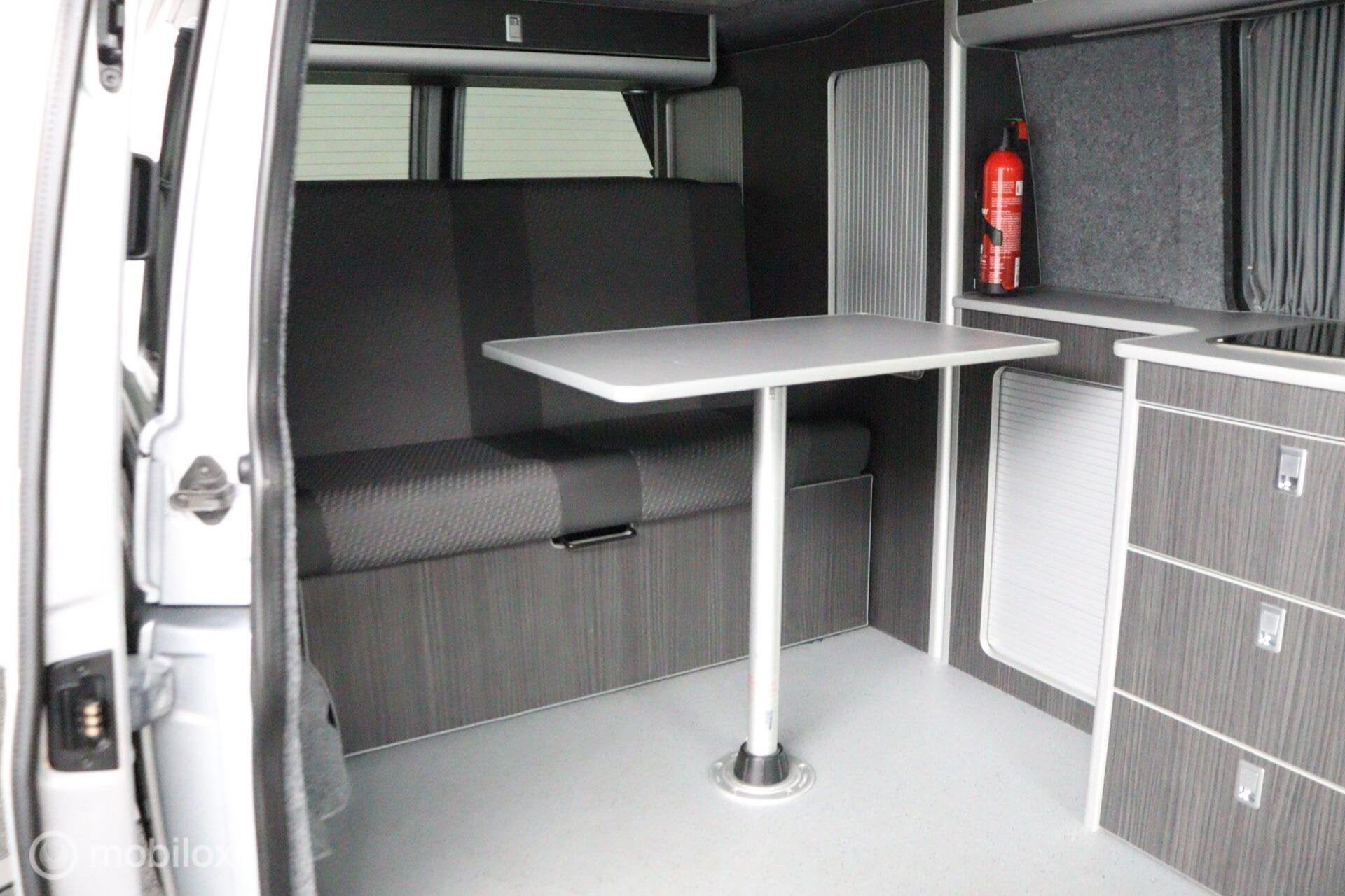 Volkswagen Transporter Buscamper 2.0TDI 115Pk Lang Californi, Verwarmde buitenspiegels, Volkswagen, Bedrijf, Navigatie