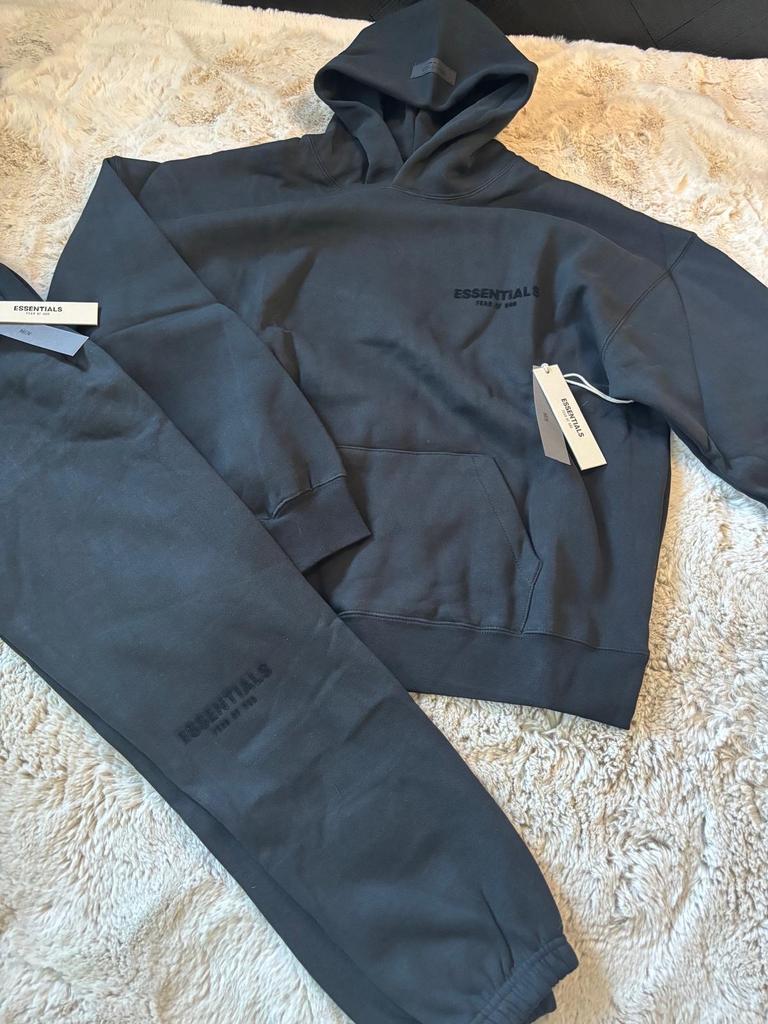 Essentials trainingspak, Ophalen of Verzenden, Nieuw, Maat 48/50 (M)
