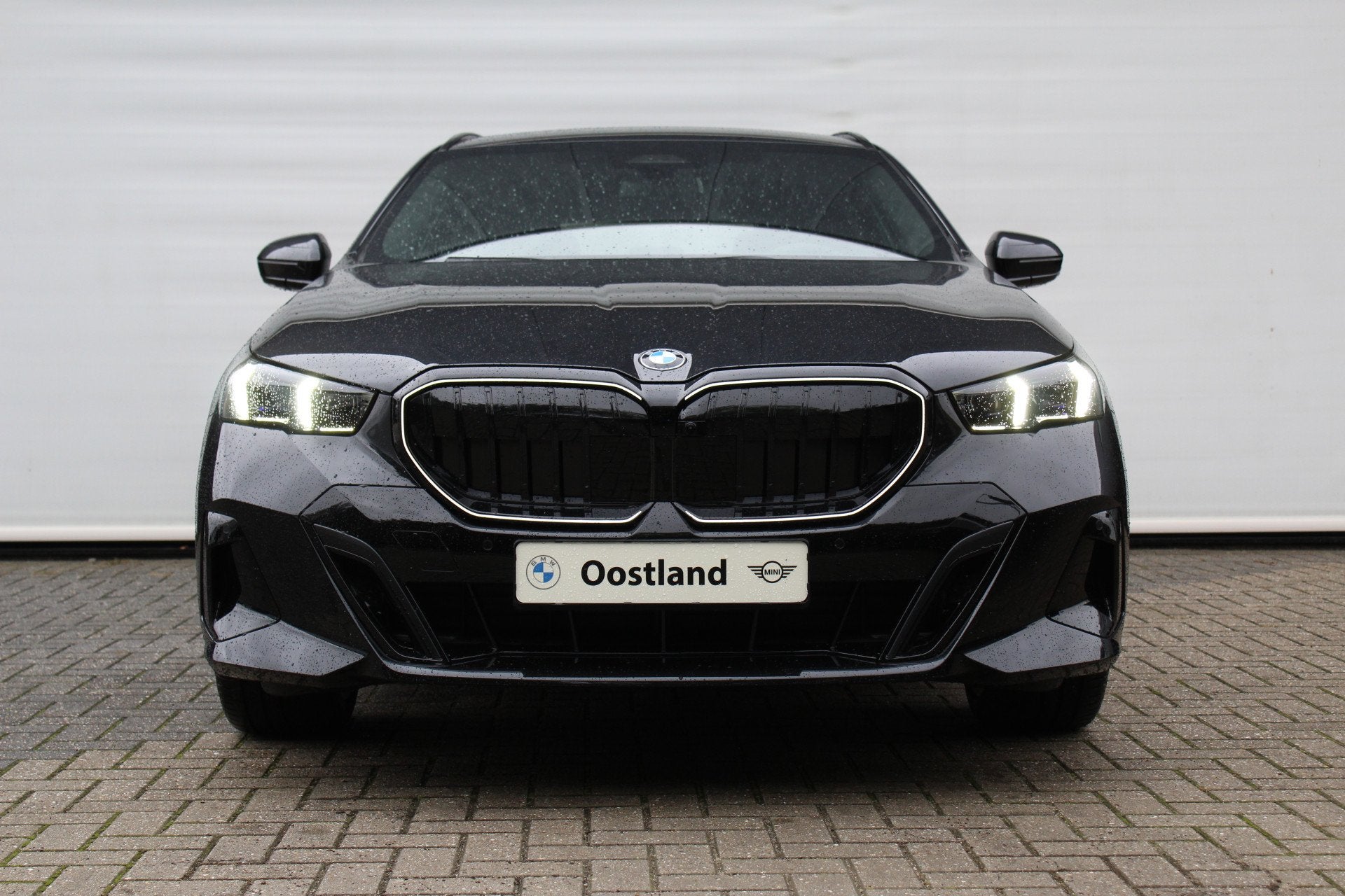 BMW 5 Serie Touring 520i M Sport Automaat / Trekhaak / Bower, Auto's, BMW, Automaat, Achterwielaandrijving, Zwart, Zwart