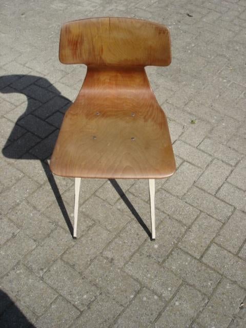 Vintage S22 [1x]en S19[1x] schoolstoelen van Galvanitas, Huis en Inrichting, Stoelen, Ophalen, Gebruikt, Twee, Bruin