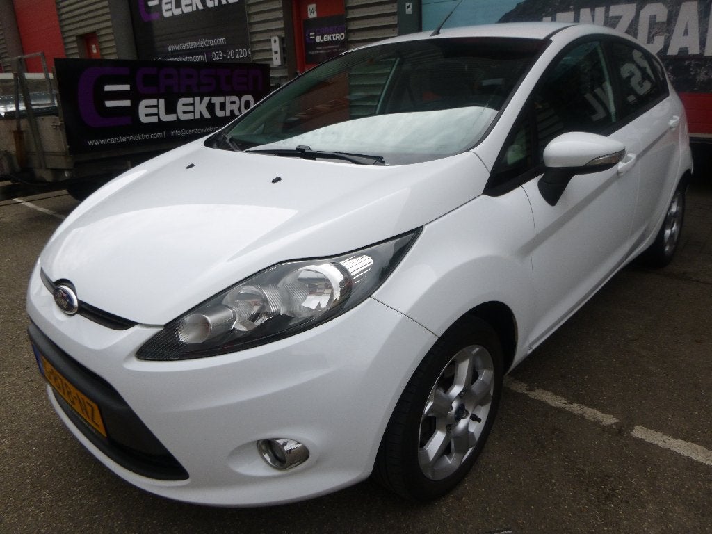 Ford Fiësta 1.25 Titanium,5deurs,AIRCO,etc.APK6-27,TOPSTAAT!, Auto's, Voorwielaandrijving, Stof, 1242 cc, Wit