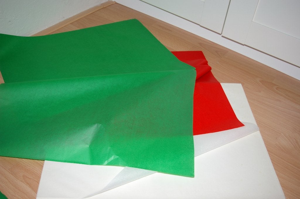 Bloemzijdevloeipapier in de kleuren rood, groen en wit., Diversen, Ophalen of Verzenden, Nieuw