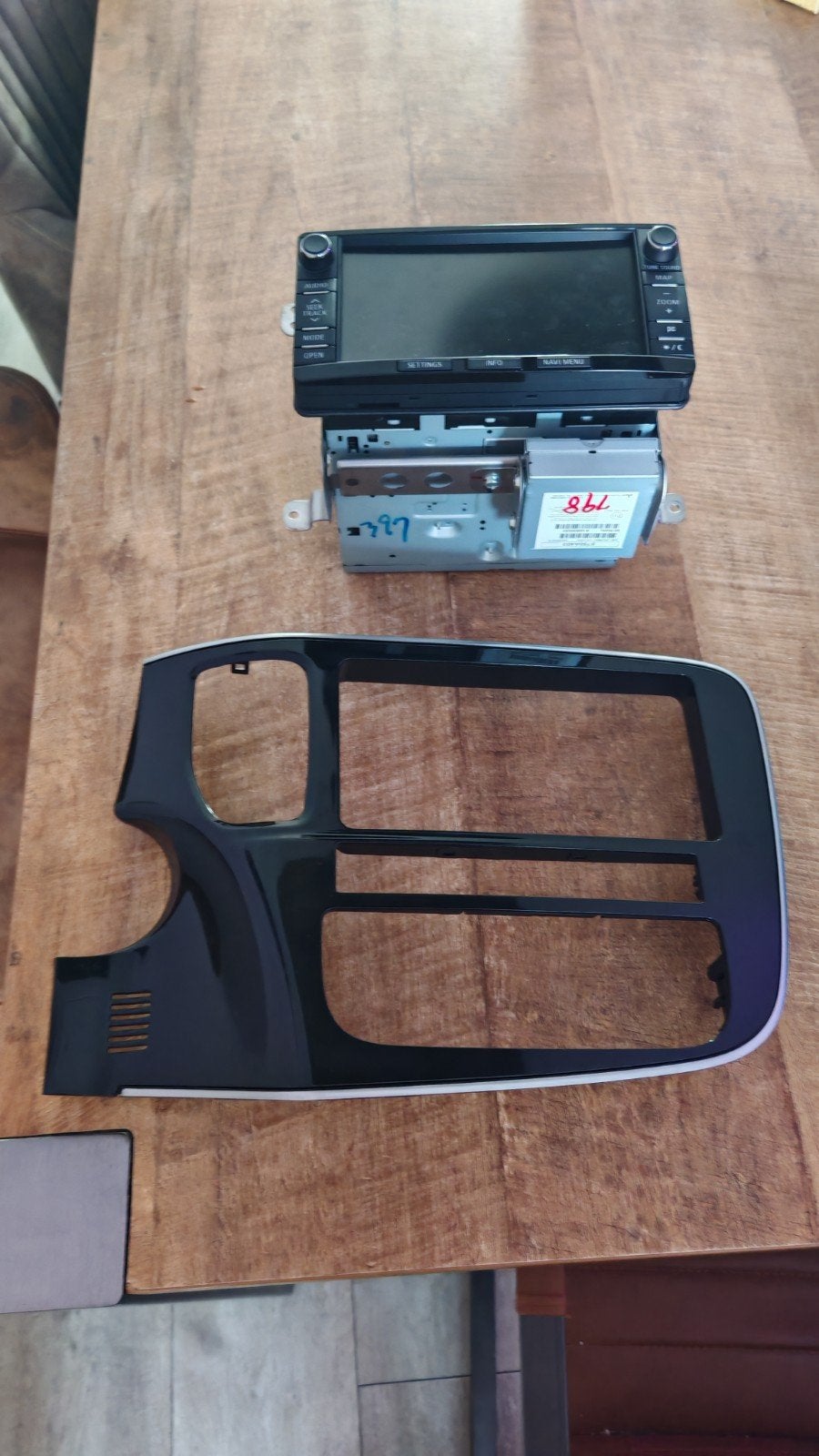 Mitsubishi Outlander 2014 Navigatiesysteem met frame, Ophalen, Gebruikt, Mitsubishi