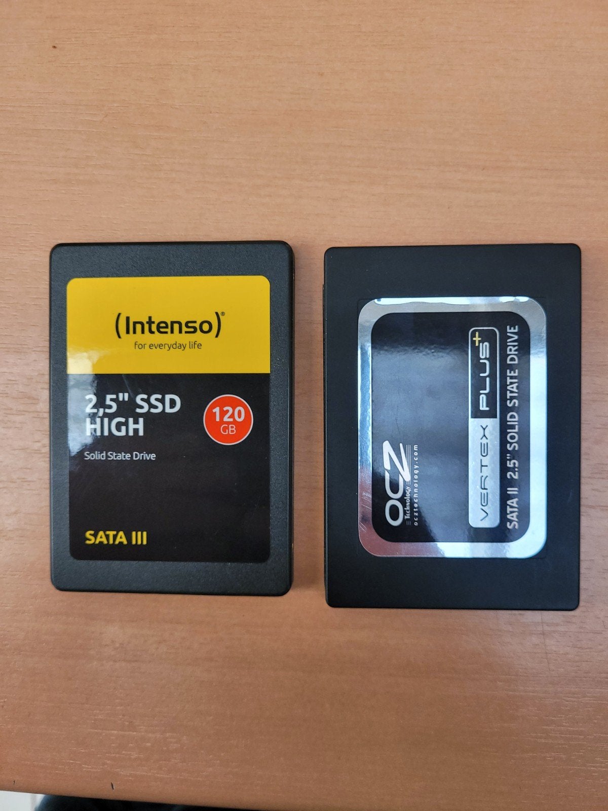 120GB en 250GB SATA SSD's in goede staat, Ophalen, Intern, Gebruikt, Laptop