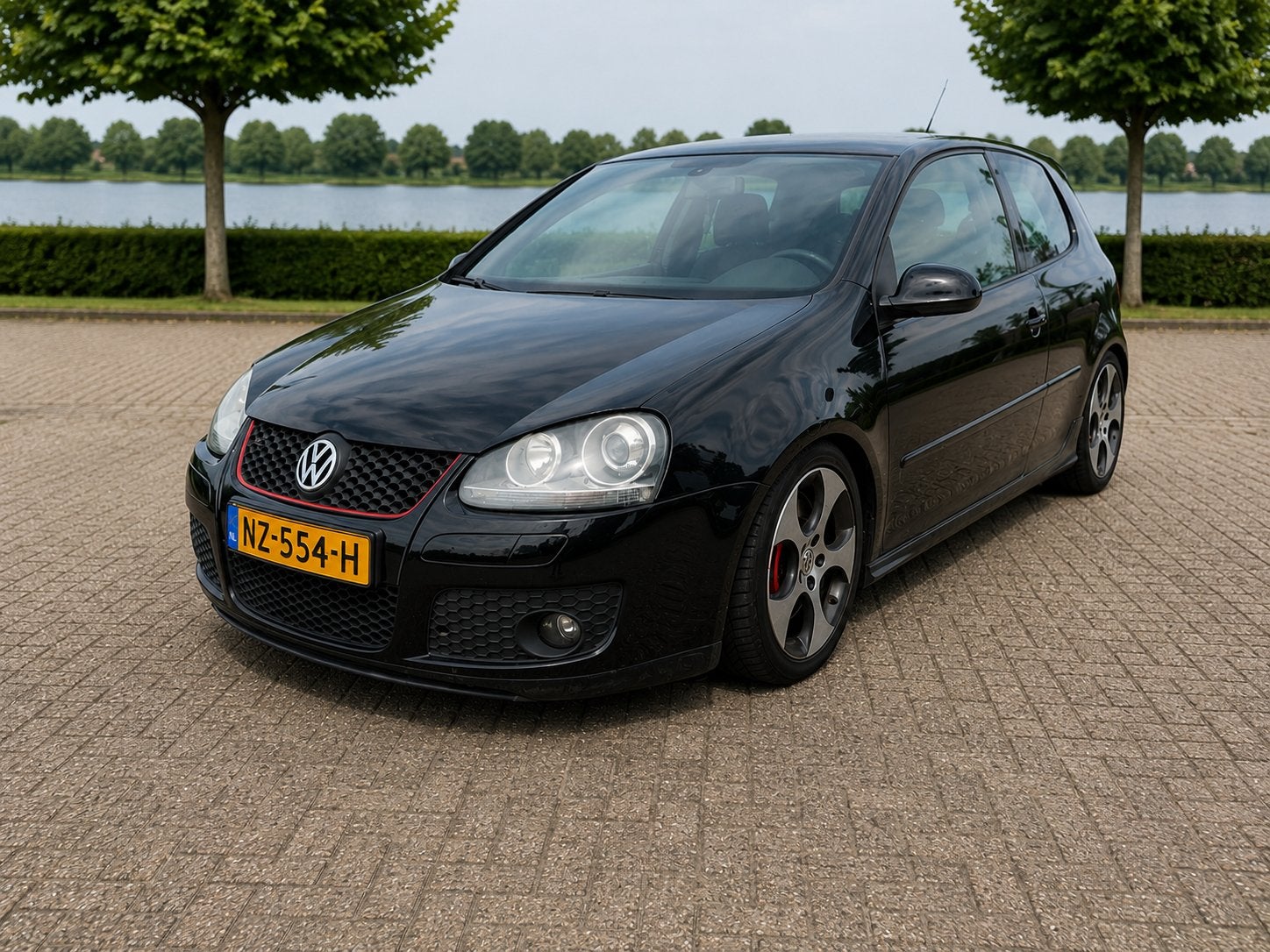 Volkswagen Golf 2.0 GTI DSG 2006 Zwart, 4 cilinders, 1984 cc, Zwart, Bedrijf
