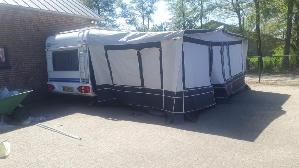 voortent caravan met luifel en erker is helemaal compleet, Rondzit, Hobby, Particulier, Luifel