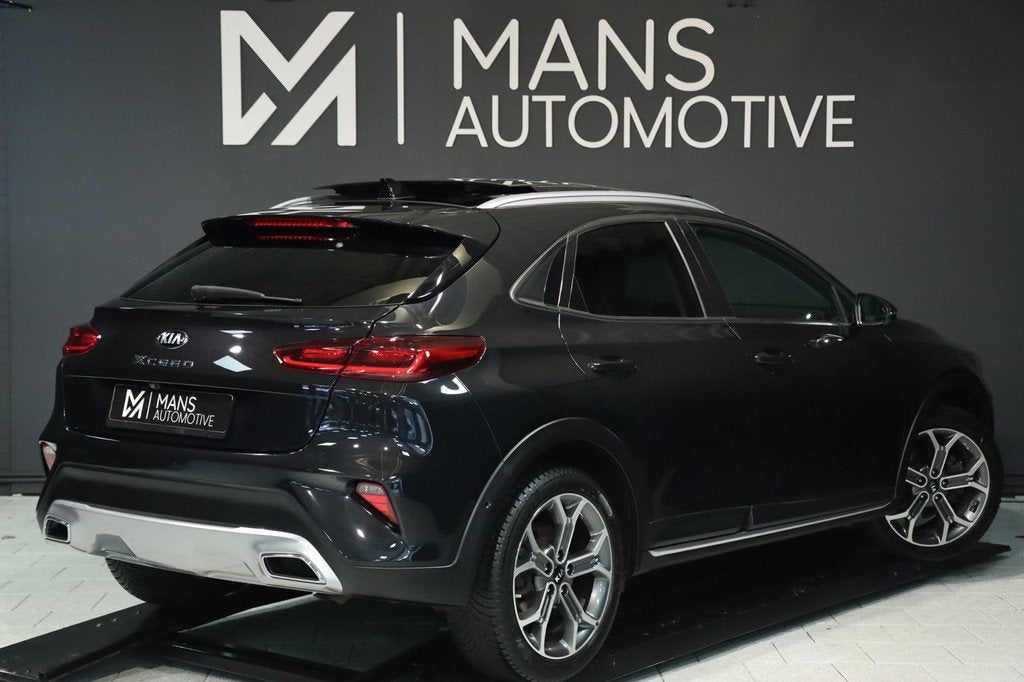 Kia XCeed 1.4 T-GDi ExecutiveLine / PANO / MEMORY / LEDER /, XCeed, Zwart, 4 cilinders, Zwart