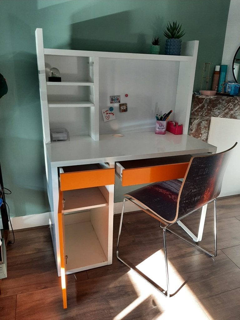Gratis af te halen kinder bureau in Haarlem, Huis en Inrichting, Bureaus, Ophalen, Opzetstuk, Gebruikt, Kinderbureau