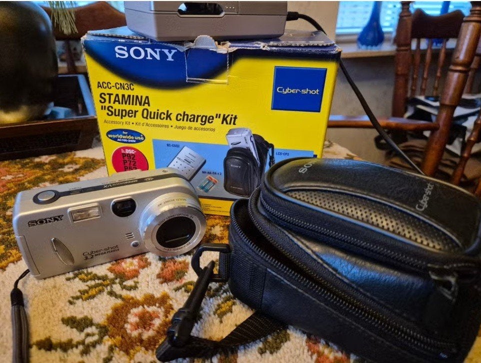 Sony DSC P52 - Digitale Camera, Ophalen of Verzenden, Zo goed als nieuw, Compactcamera, Sony