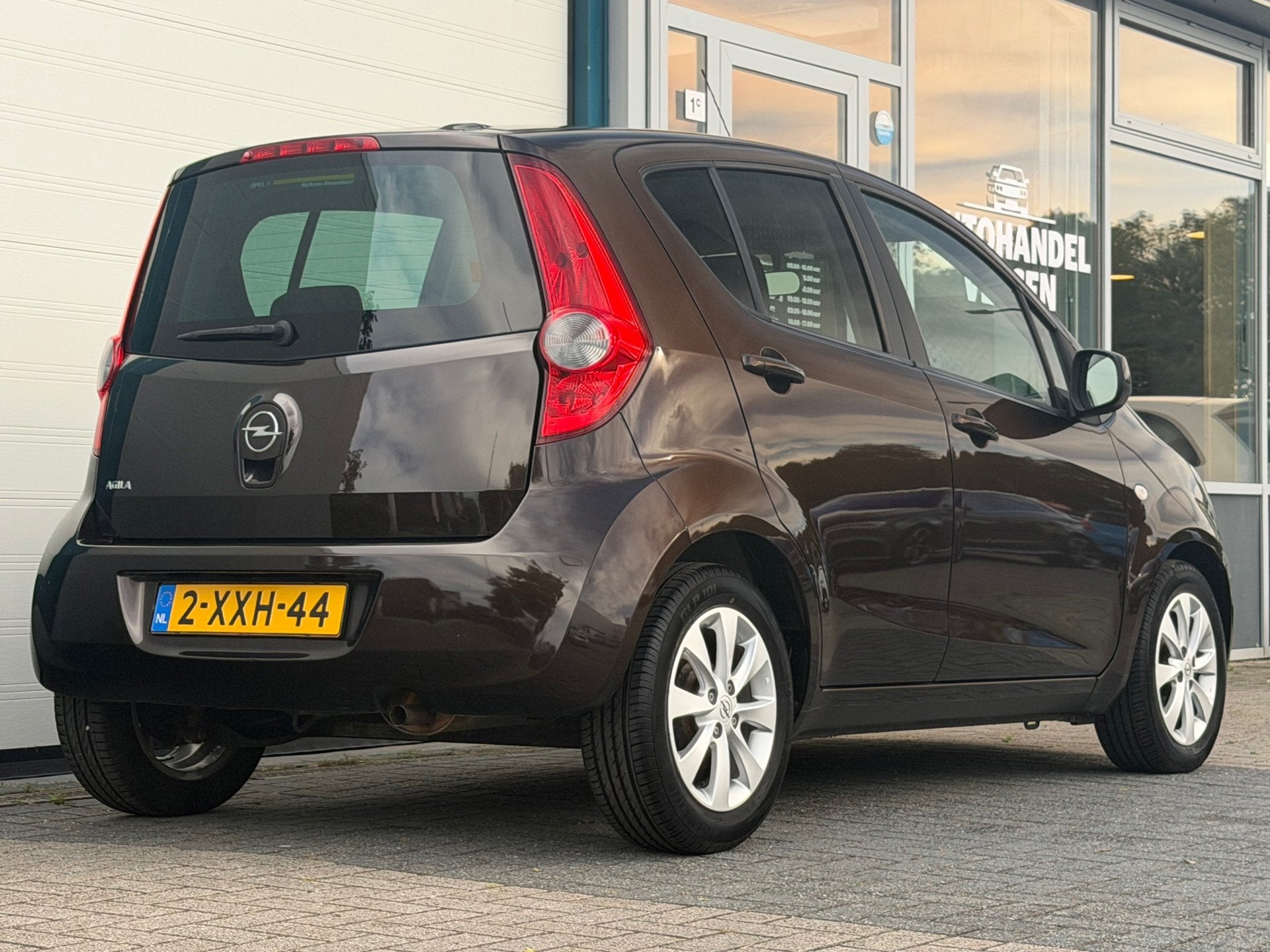 Opel Agila 1.2 Edition Airco Automaat, Auto's, 4 cilinders, Bruin, Origineel Nederlands, Bedrijf