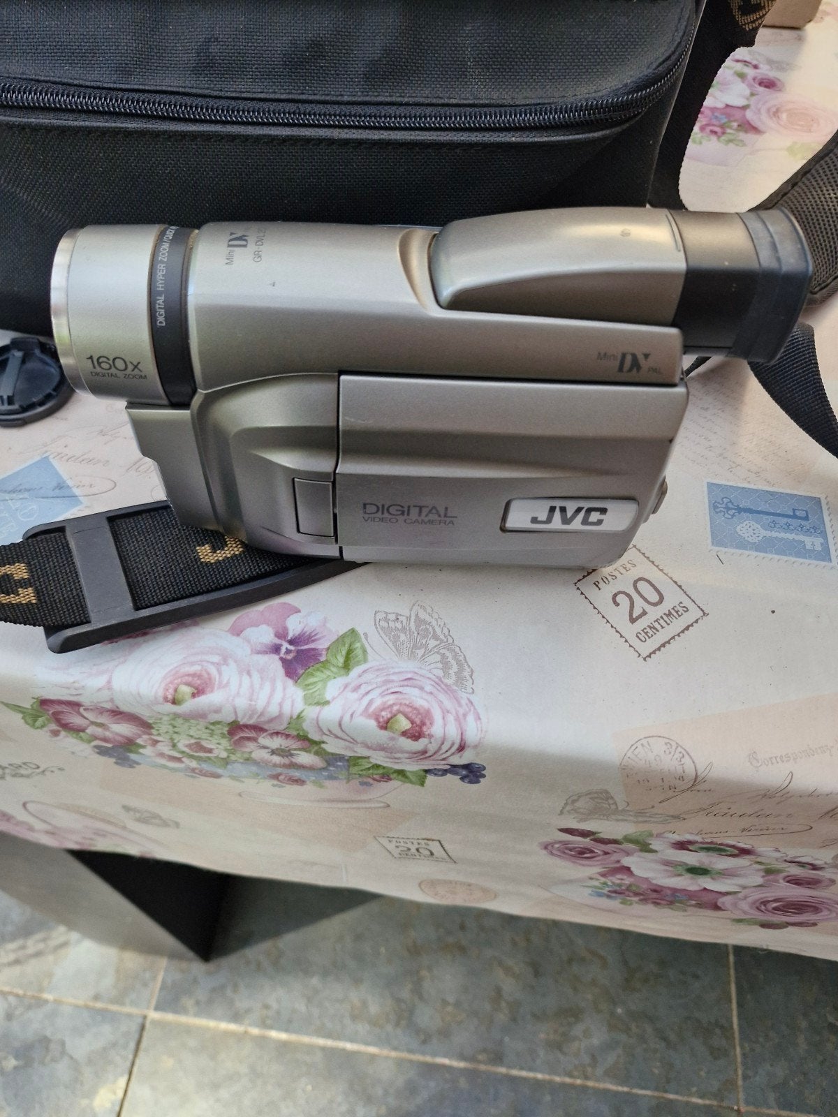 JVC Digitale Video Camera GR-DVL-20E met tas en accessoires, Audio, Tv en Foto, Ophalen, Mini dv, Gebruikt, JVC
