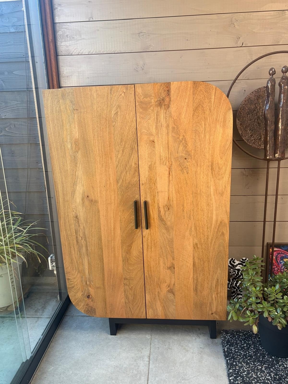 Nieuwe Goossens Fabian opbergkast mango naturel soft touch l, Ophalen, Met deur(en), 100 tot 150 cm, 100 tot 150 cm
