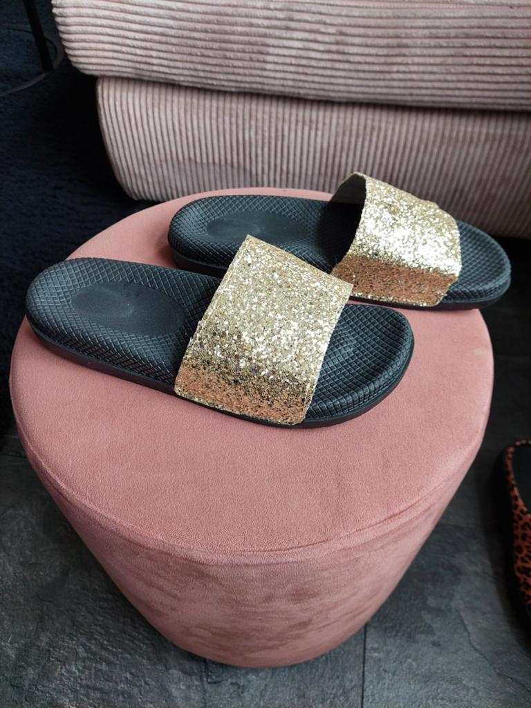 Gouden glitter slippers maat 39, Ophalen of Verzenden, Zo goed als nieuw, Zwart, Slippers