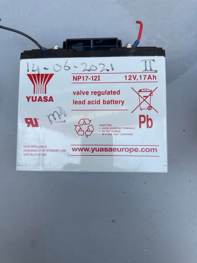 2x Yuasa 12V 17Ah Accu - Noodstroom / UPS, Ophalen of Verzenden, Gebruikt, Universele onderdelen