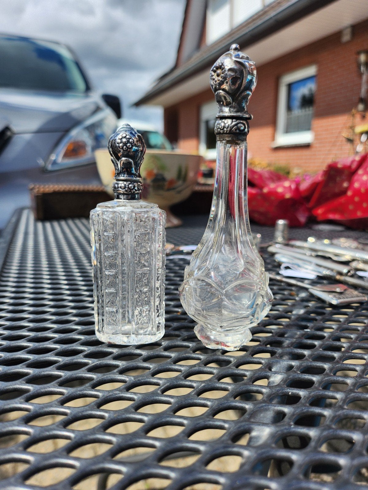 Antieke parfumflesjes met zilveren dop, Antiek en Kunst, Antiek | Goud en Zilver, Ophalen of Verzenden
