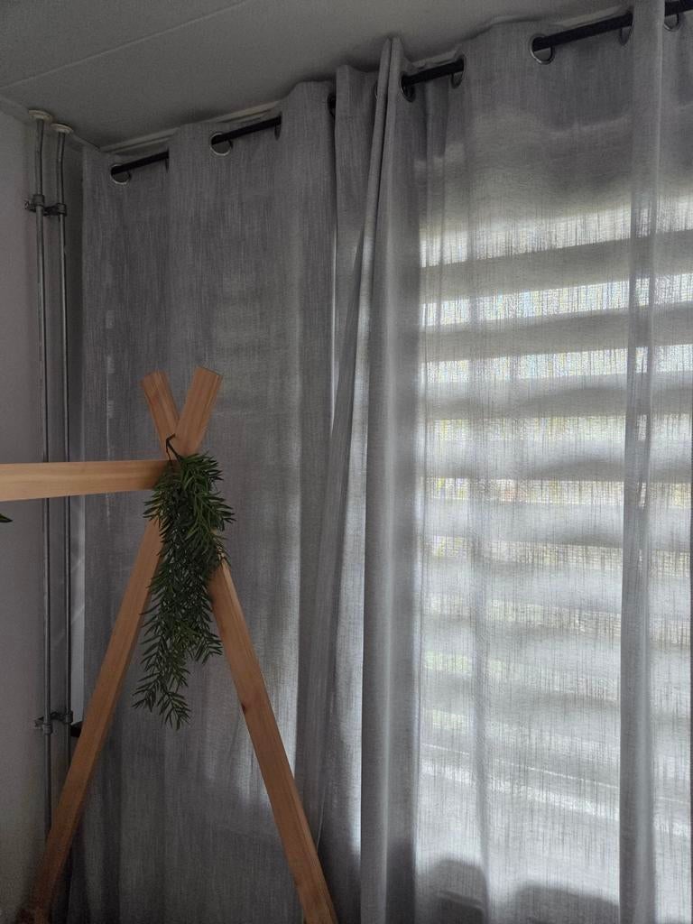 Mooie lichtgrijze gordijnen met ringen, Ophalen, Gebruikt, 100 tot 150 cm, 200 cm of meer