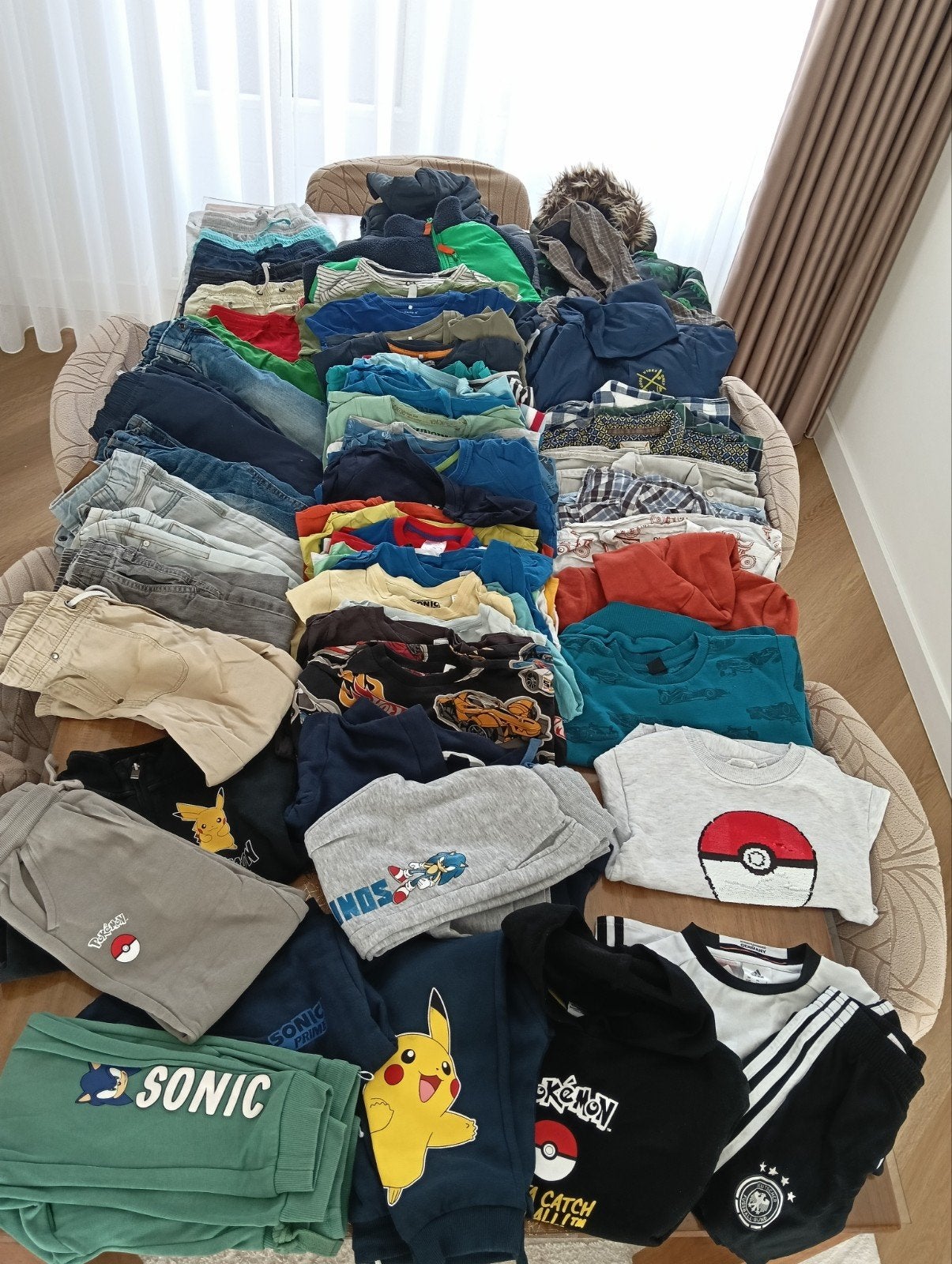 2 vuilniszakken vol!! Merken: hm, Hema, name it, c&a, we
Kle, Ophalen, Gebruikt