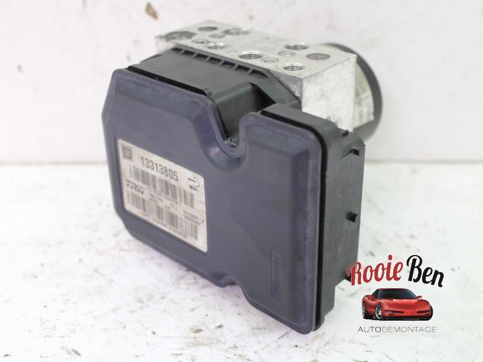 ABS Pomp van een Opel Insignia, Gebruikt, -, -, Opel