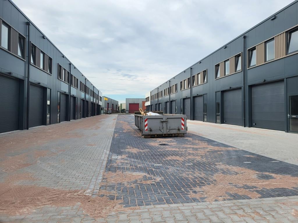 Garagedeuren-Overheaddeuren-Industriedeuren Hallenbouw, Ophalen, 120 cm of meer, 215 cm of meer, Garagedeur