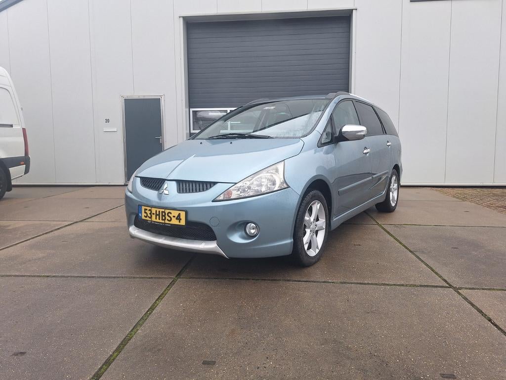 Mitsubishi Grandis 2.4 Mivec 7 2008 alleen handel of export, Auto's, Mitsubishi, Voorwielaandrijving, 164 pk, 7 stoelen, Bedrijf