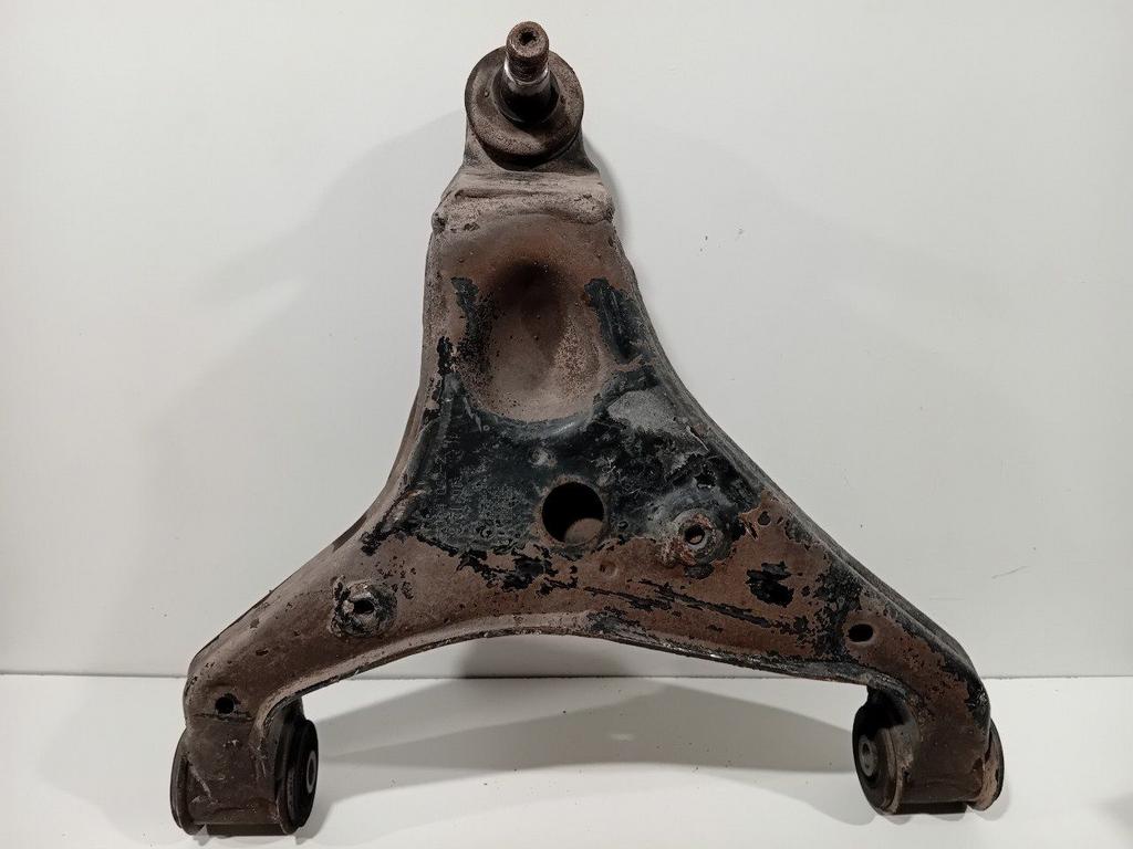 Draagarm rechts voor Mercedes-Benz Sprinter, Onderdelen@venauto.nl, Van der Ven Autorecycling B.V., Gebruikt, Ettenseweg 76, 4706 PB Roosendaal, The Netherlands