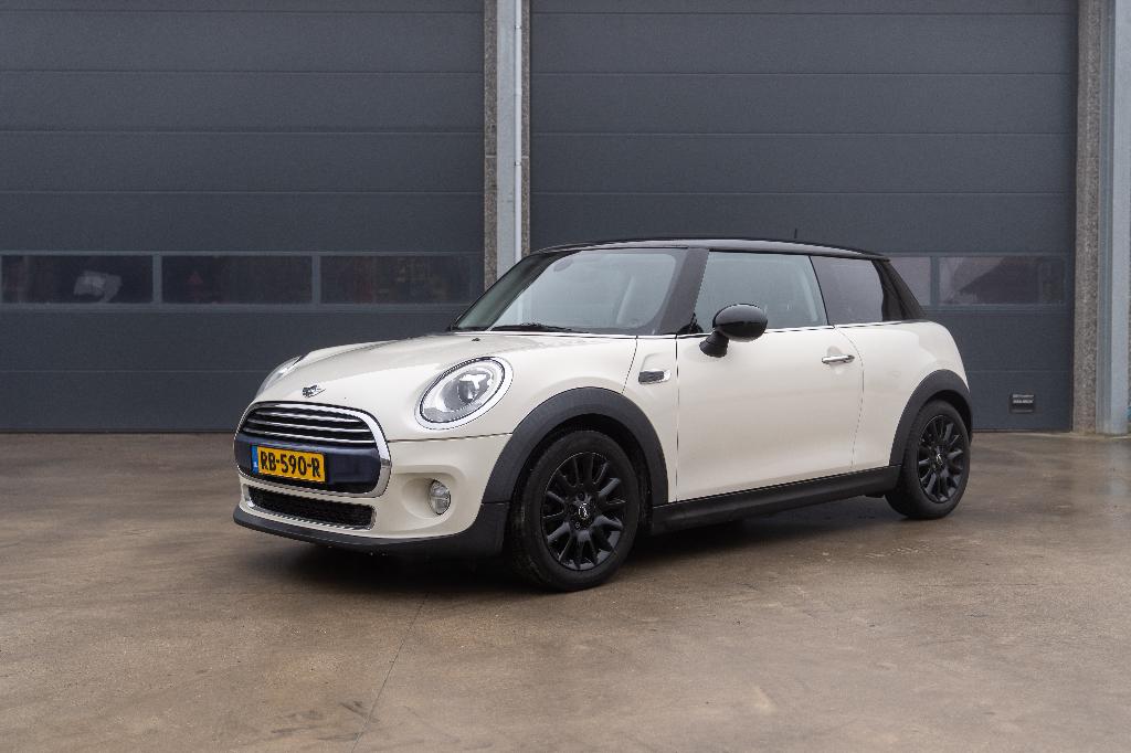 Mini Cooper 1.5 AUT 2017 + Sport stand, Auto's, Mini, 136 pk, Zwart, 4 stoelen, Leder en Stof