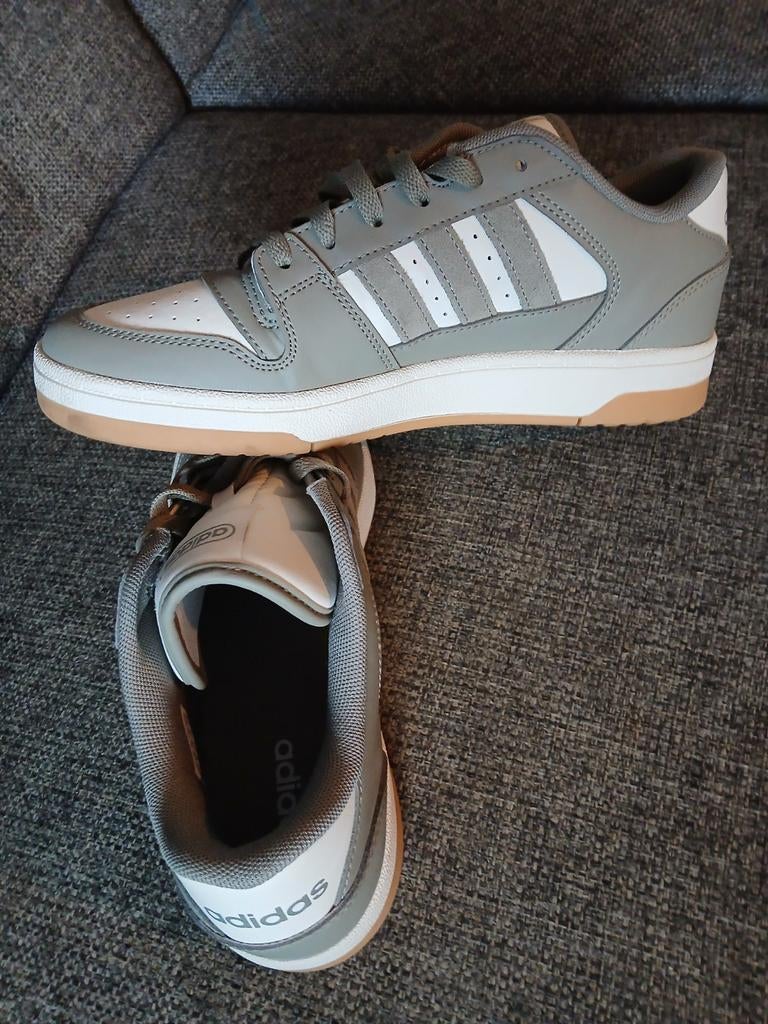 Adidas Sneakers - Zo goed als nieuw!, Kleding | Heren, Ophalen, Overige kleuren, Adidas, Sneakers of Gympen