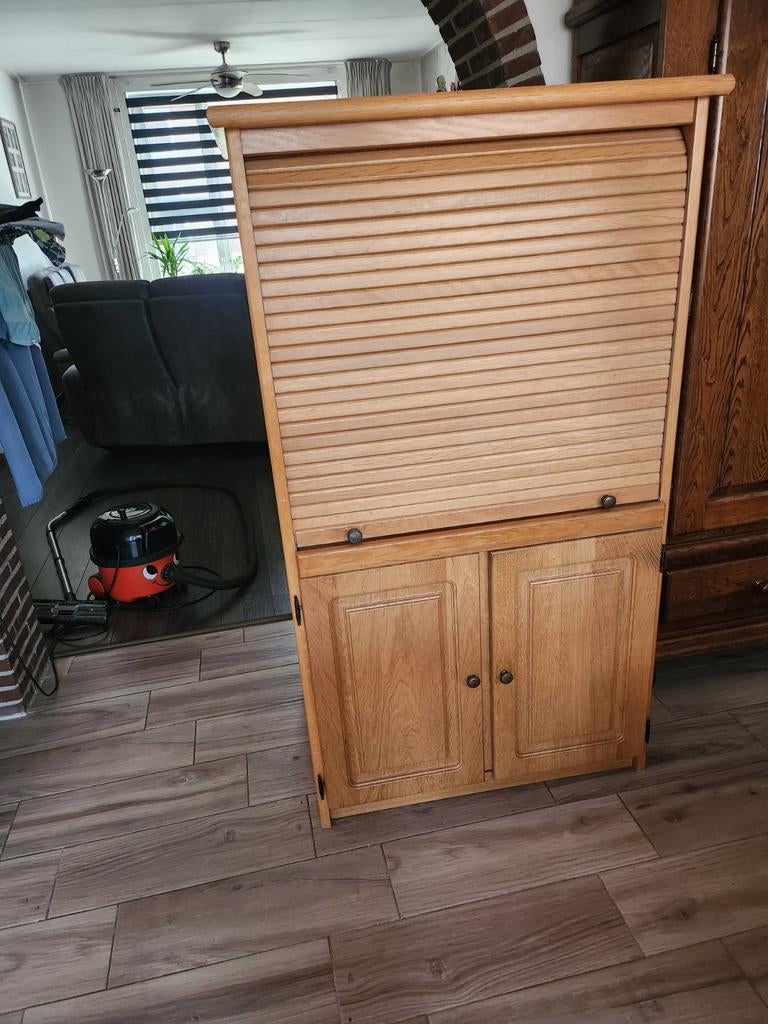 Computer kast goed onderhouden bel, Huis en Inrichting, Kasten | Computermeubels, Ophalen of Verzenden
