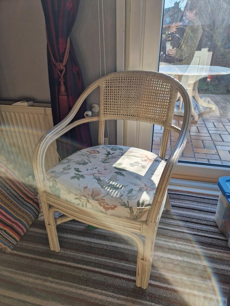 Charmant wit stoeltje met bloemenmotief, Ophalen, Gebruikt, Wit, Vintage