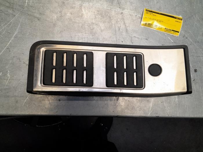 Voetsteun van een Audi S4, Gebruikt, -, -, -