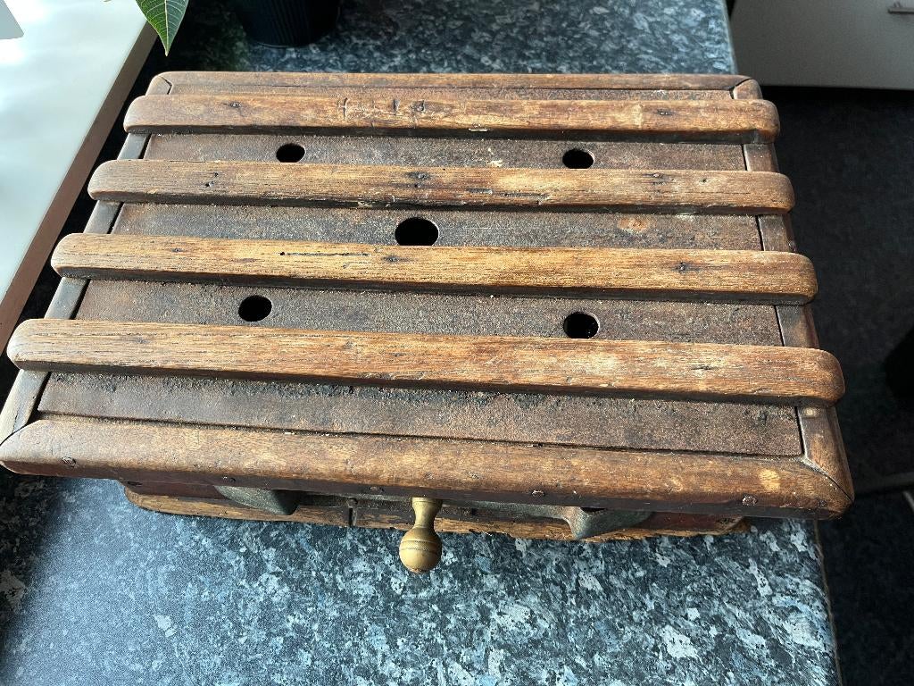 Mooie antieke houten stoofje, Ophalen of Verzenden