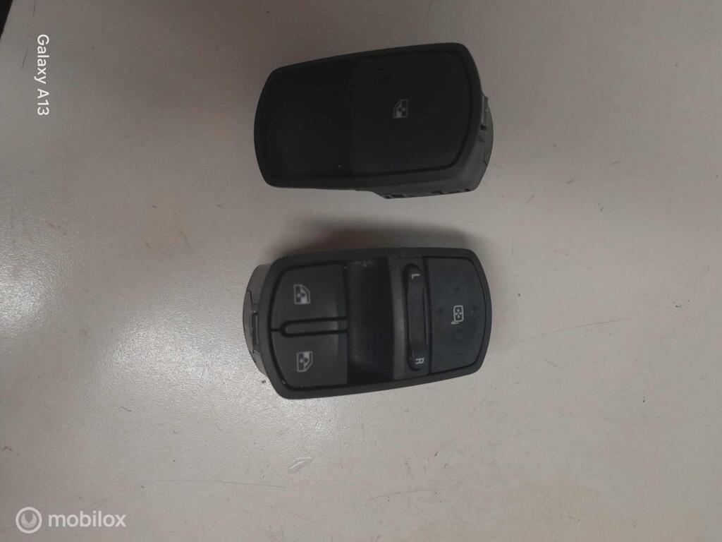 Raamschakelaar Opel Corsa D 13189333RW 13258521AA, Gebruikt, Ophalen of Verzenden