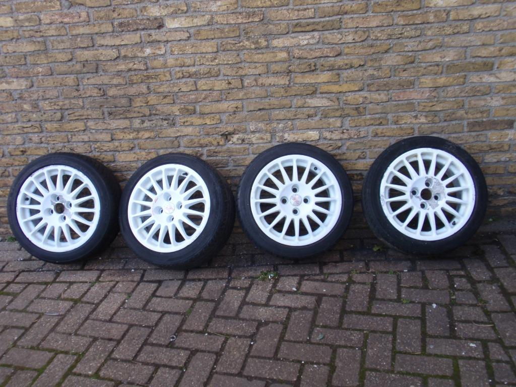 Sebring sporteinddemper + OZ witte velgen Renault CLIO., Auto-onderdelen, Ophalen, Gebruikt, Renault