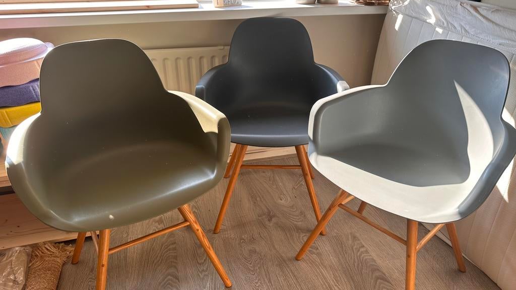 3 Zuiver Albert Kuijp Stoelen met Leuning, Huis en Inrichting, Stoelen, Ophalen, Kunststof, Gebruikt, Drie
