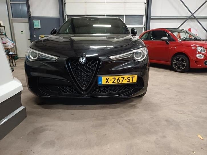 Alfa Romeo Stelvio quadrofoglio 2.9 V6 600pk AWD 2021 Zwart, Auto's, Automaat, 510 pk, Alcantara, Zwart