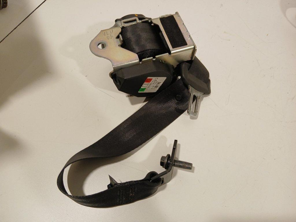 Veiligheidsgordel rechts achter Volvo S60, Auto-onderdelen, Onderdelen@venauto.nl, Van der Ven Autorecycling B.V., Gebruikt, Ettenseweg 76, 4706 PB Roosendaal, The Netherlands