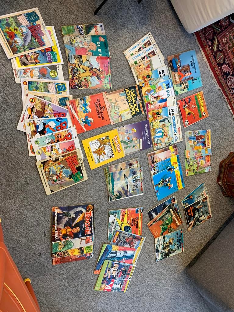 Partij 50 stripboeken strips Donald Duck Asterix en Obelix, Meerdere stripboeken, Ophalen of Verzenden, Zo goed als nieuw