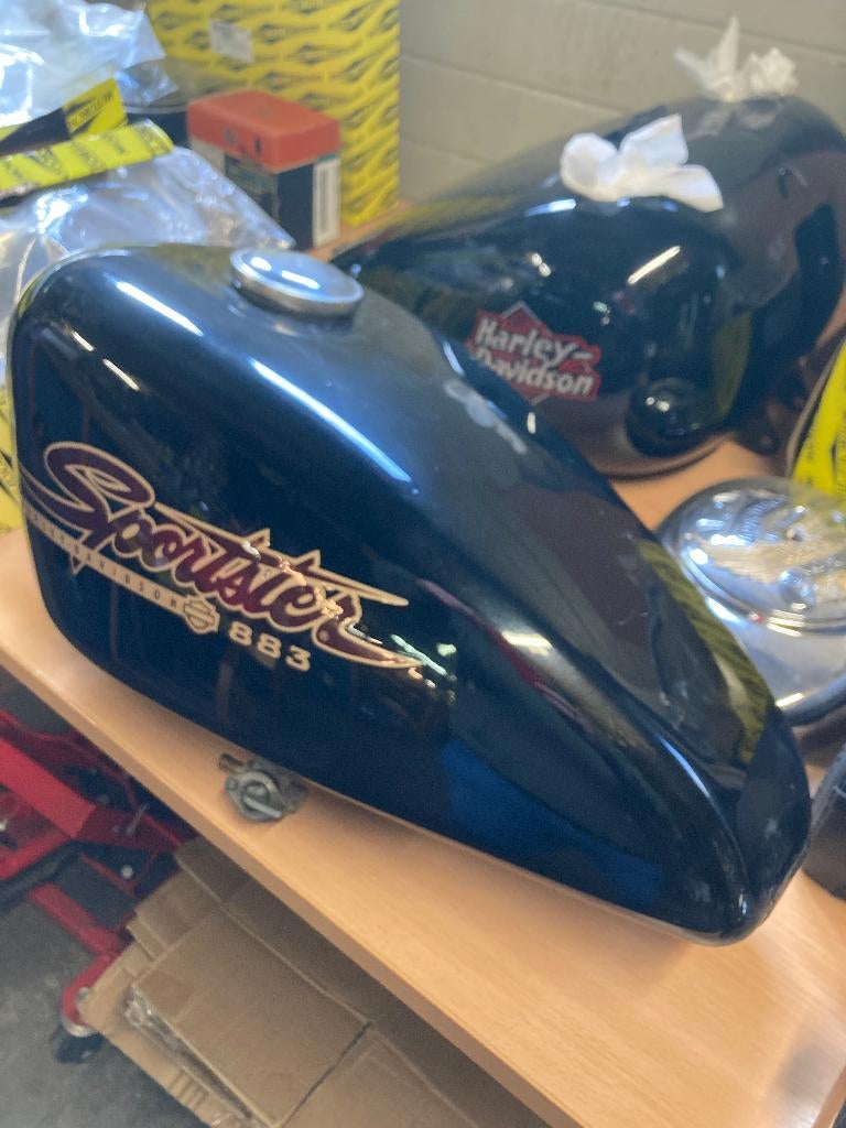 Oem H-D 3,3 GALLON Sportster Tank 96-Up USED, Ophalen, Gebruikt