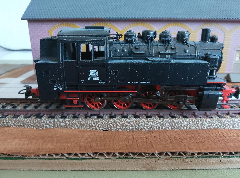 Märklin BR 81 Analoog, Wisselstroom, Gebruikt, Locomotief, Ophalen of Verzenden
