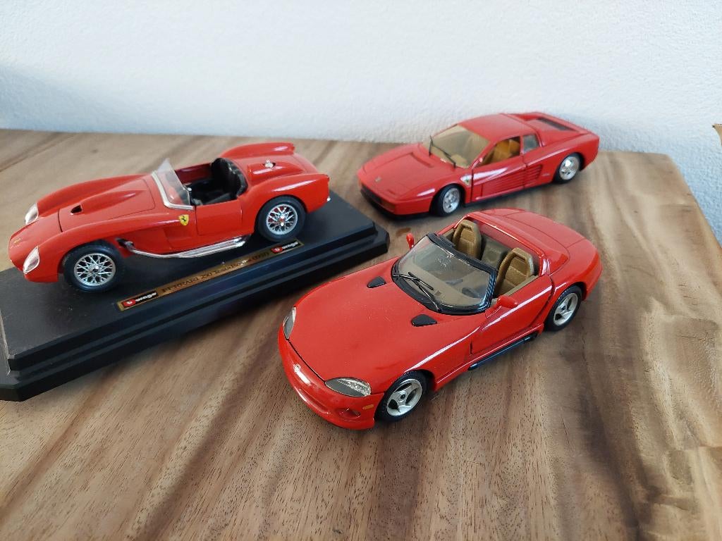 3 x 1:24 modelauto met schade, Hobby en Vrije tijd, Modelauto's | 1:24, Gebruikt, Auto, Ophalen of Verzenden, Bburago