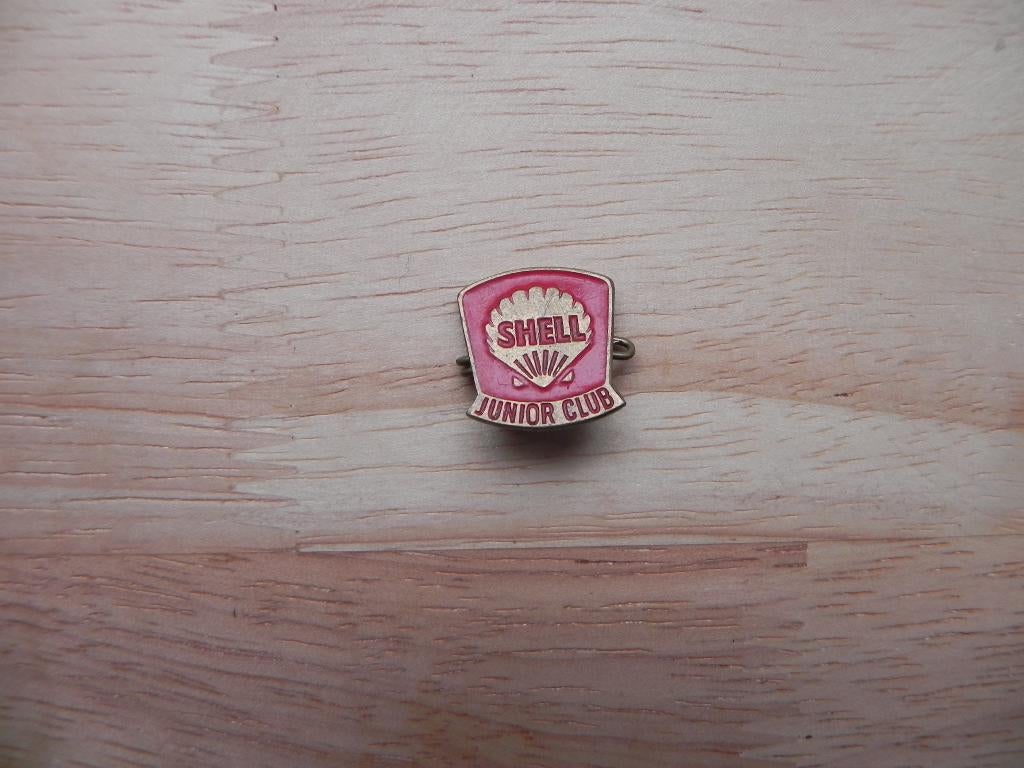 Shell Juniorclub speldje., Verzamelen, Speldjes, Pins en Buttons, Ophalen of Verzenden, Gebruikt, Merk, Speldje of Pin