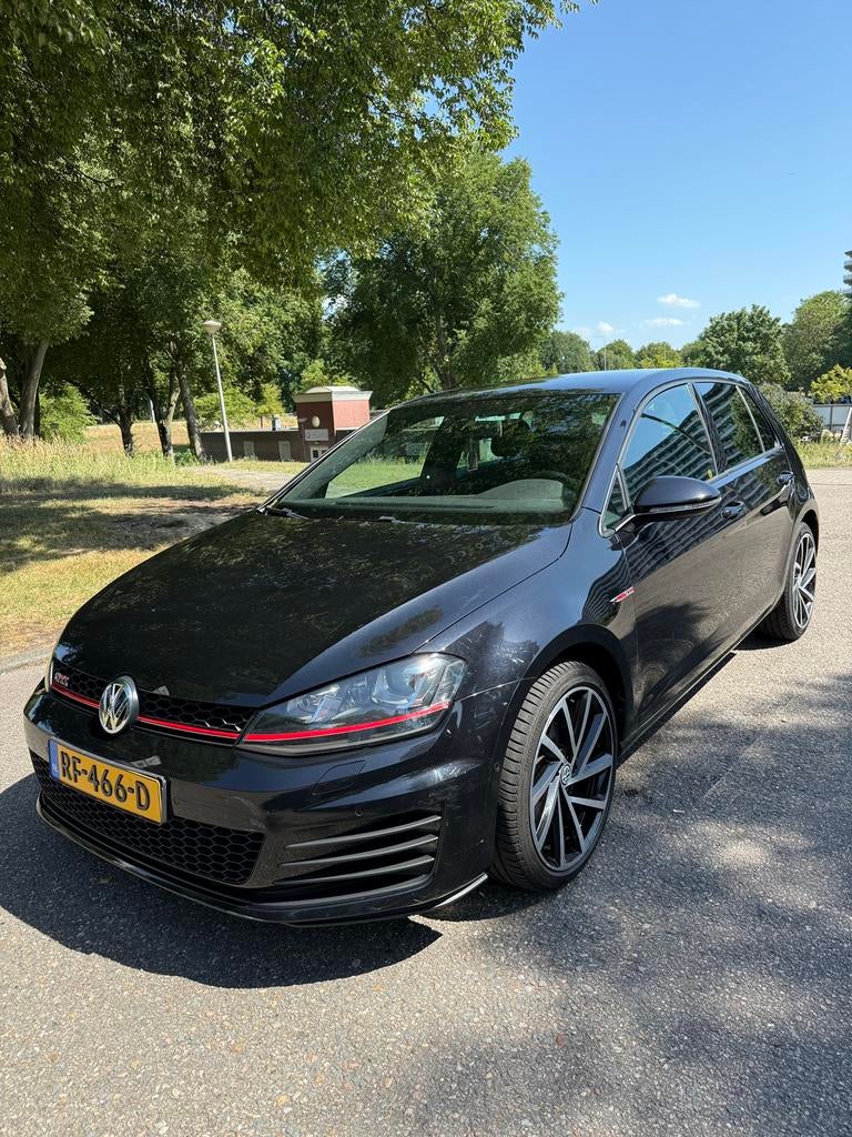 Volkswagen Golf 1.2 TSI 5D 2014 Zwart, Auto's, Voorwielaandrijving, Electronic Stability Program (ESP), 4 cilinders, 610 kg