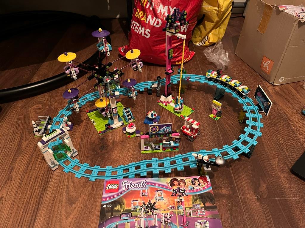 41130 Lego Friends Pretpark Achtbaan, Kinderen en Baby's, Speelgoed | Duplo en Lego, Ophalen, Zo goed als nieuw, Complete set